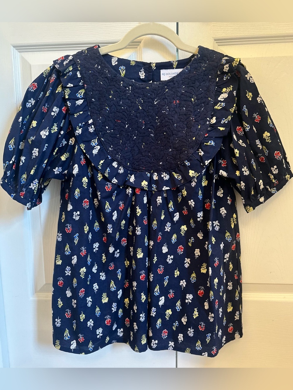 EUC Mi Golondrina navy floral top with navy embroidery size small